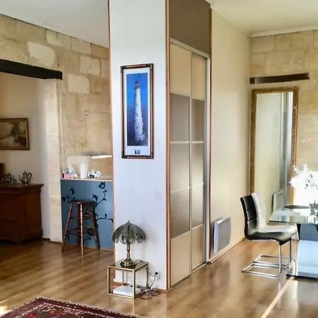 Charme Des Quais De Apartment *
